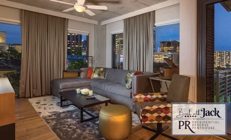 Awesome Austin Views 2 bdrm Presidential Penthouse