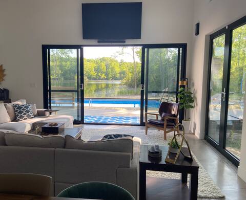 Perfect Winter Escape - Modern Retreat w/Hot Tub