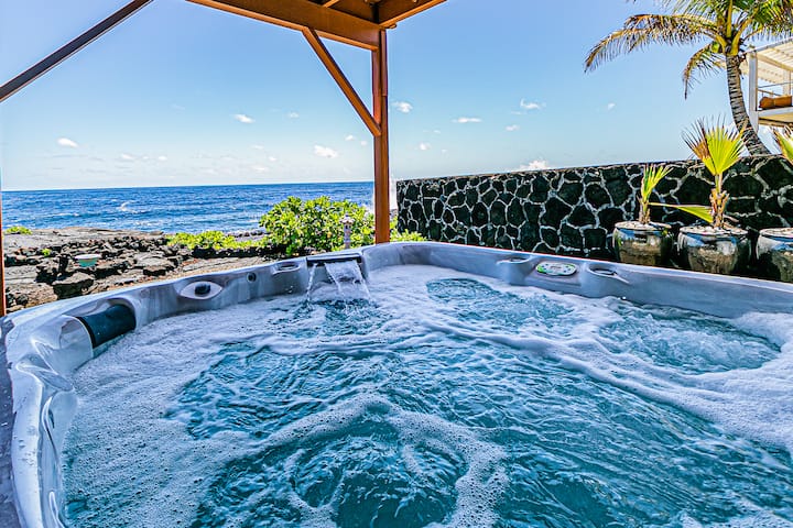 Absolute Oceanfront Paradise with Hot Tub and A/C! - Houses for