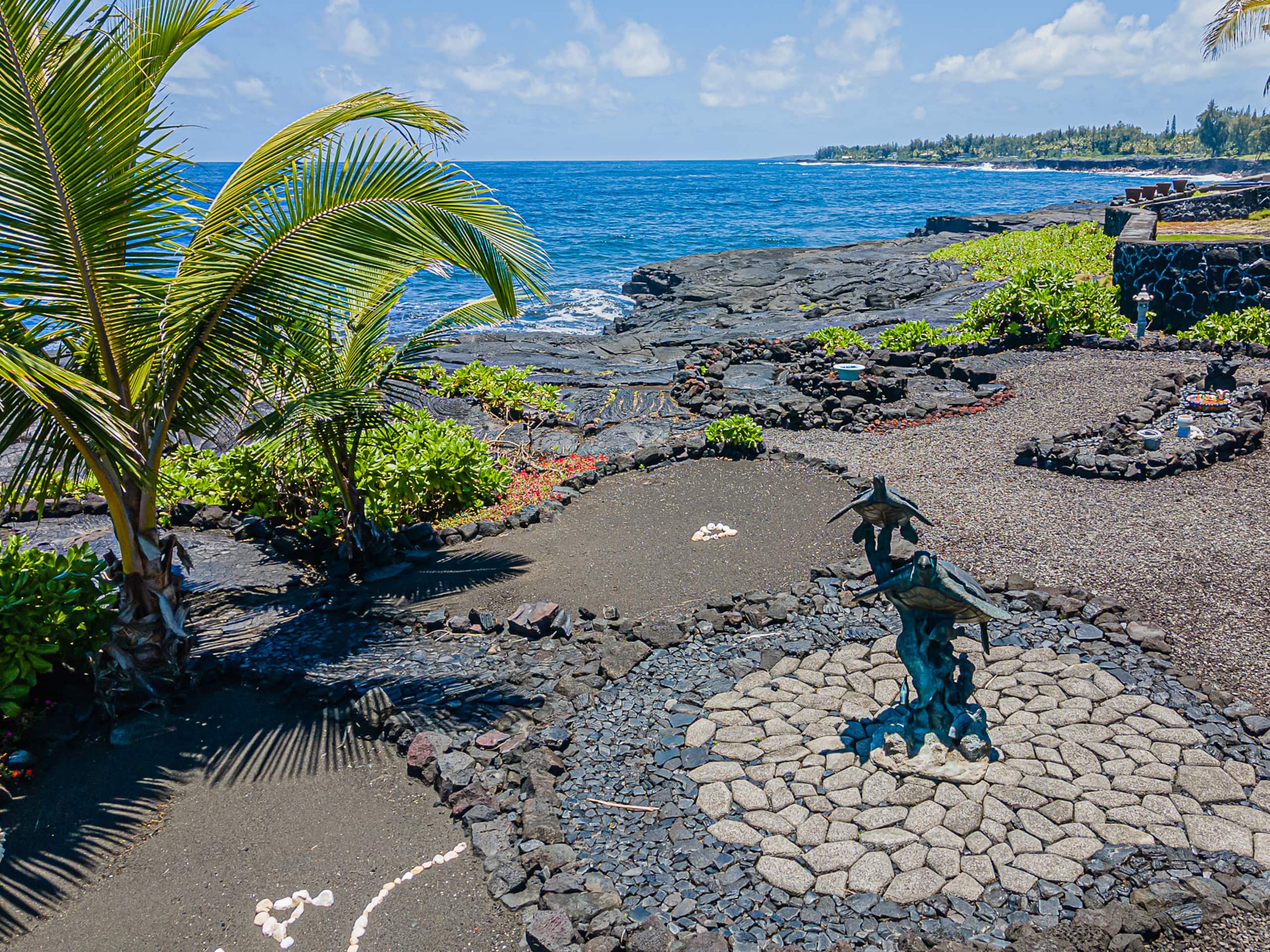 Home in Keaau · ★4.95 · 2 bedrooms · 3 beds · 1 bath - Image 42