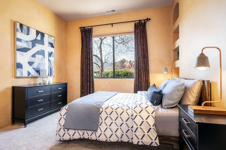 2号卧室标准双人床