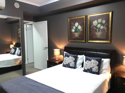 The Solomon Suite @ Curtis Apartments