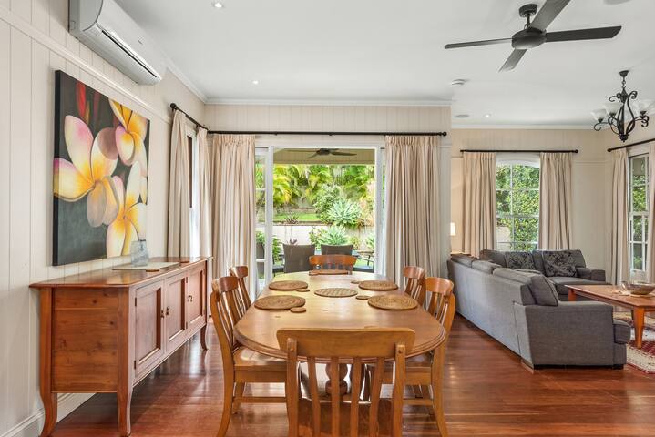 The Family Getaway ~ 3 Bed/2 Bath/1Car ~ Wooloowin gallery image 2