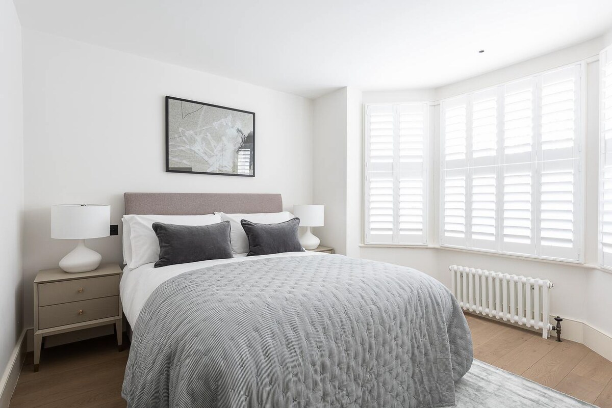 Kitanda kikuu, kitanda cha ukubwa wa kifalme cha Uingereza