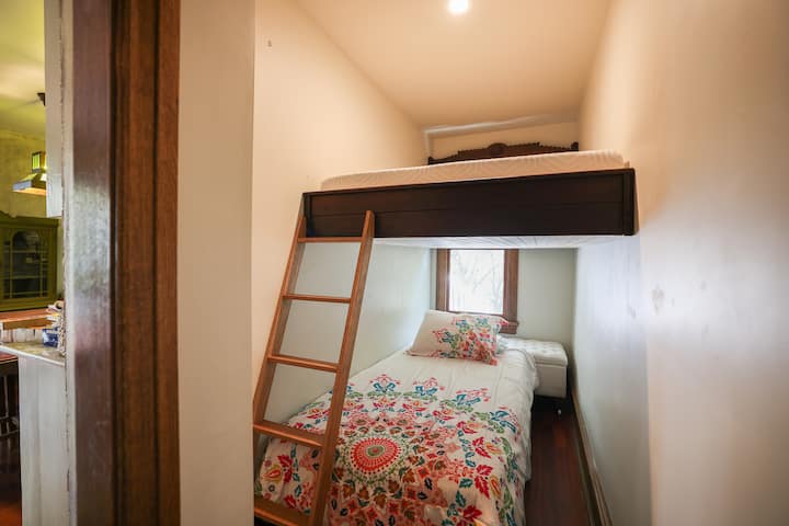 غرفة النوم 2