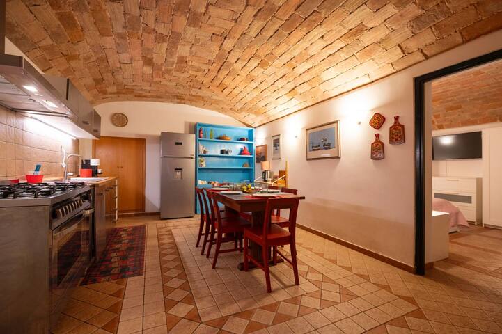 Aurora near the Spanish Steps gallery image 4