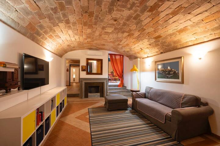 Aurora near the Spanish Steps gallery image 3