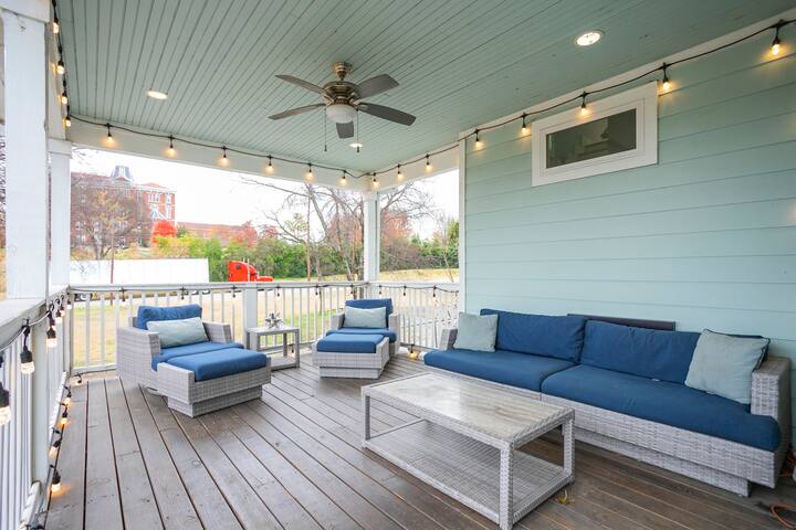 4 BR ~ 3 BA ~ 12 BEDS – 2 Miles to DT! gallery image 4