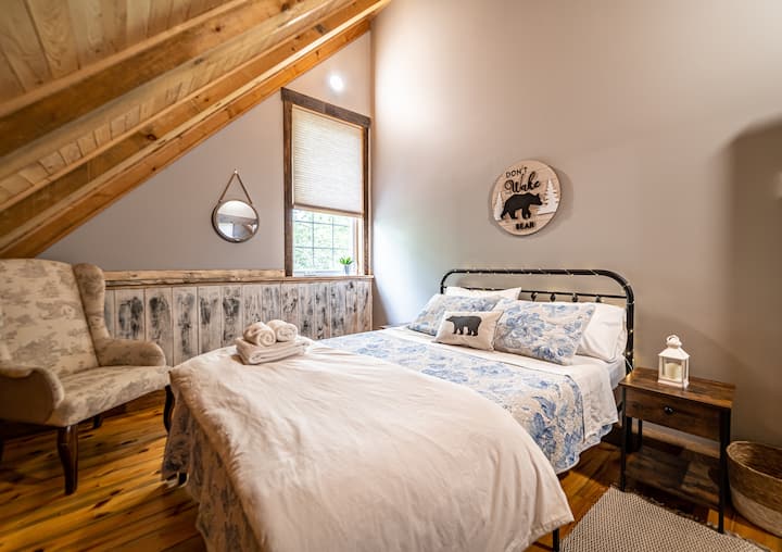 Bedroom 3 in the loft