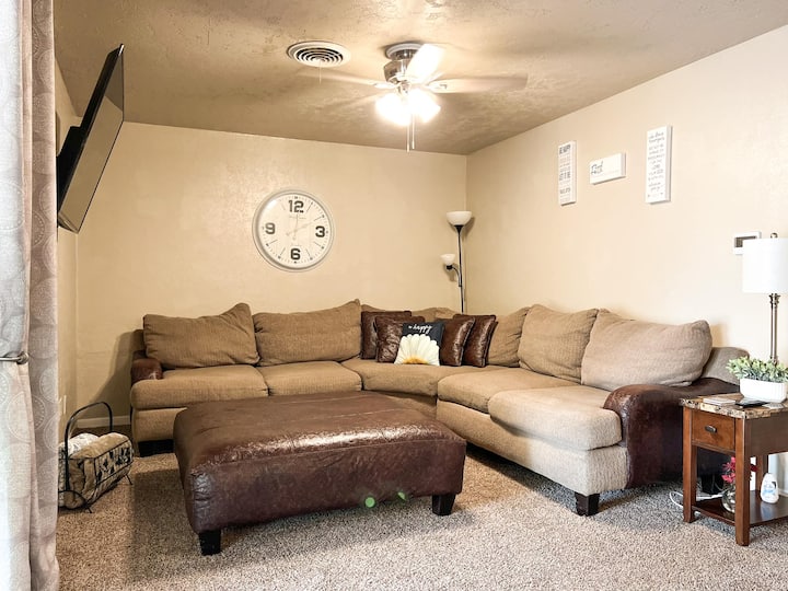 L-town Retreat (Hot Tub, Full Kitchen)  Ft Sill - ロートン, OK