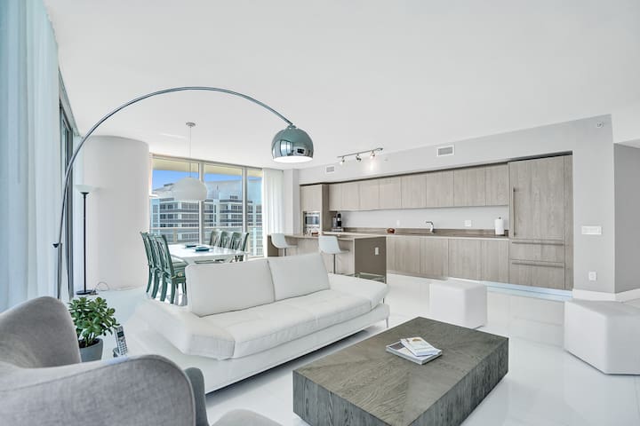 Wall 2 Wall Paradise Direct Ocean front Penthouse