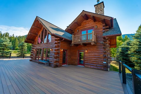 Shangrilog - Cabin with Mountain View & Lake Front