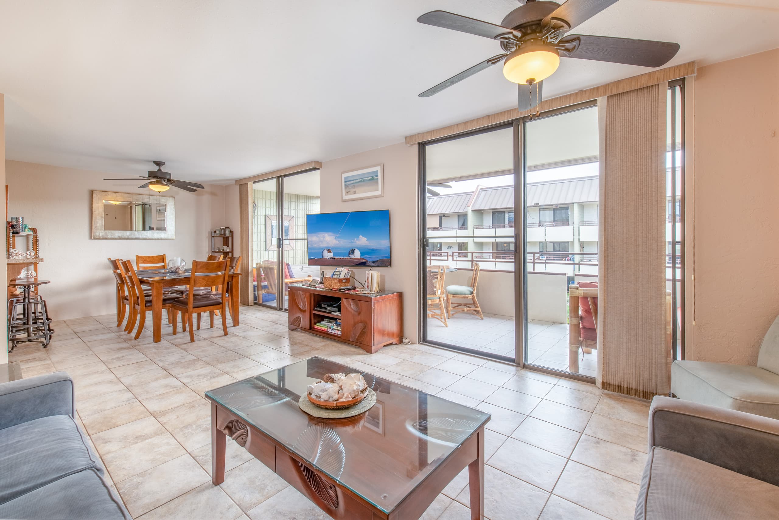 Condo in Kailua-Kona · ★4.83 · 2 bedrooms · 3 beds · 2 private baths - Image 3