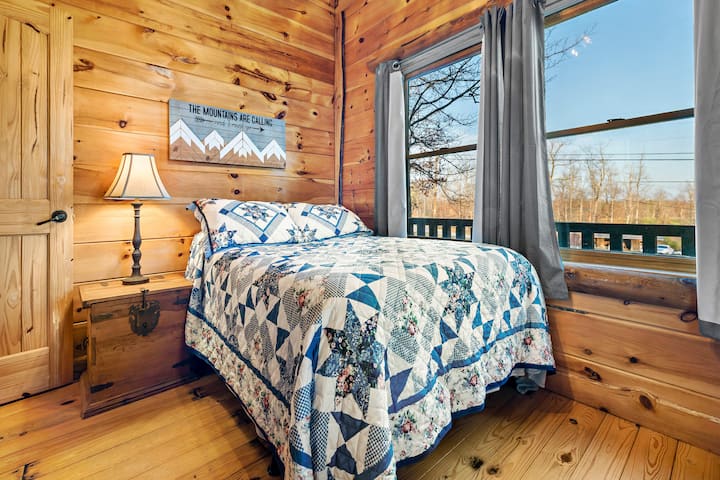 Მთავარი დონის მეორე საძინებელი საწოლით. 