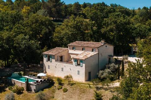 Country house with heated swimming pool Luberon