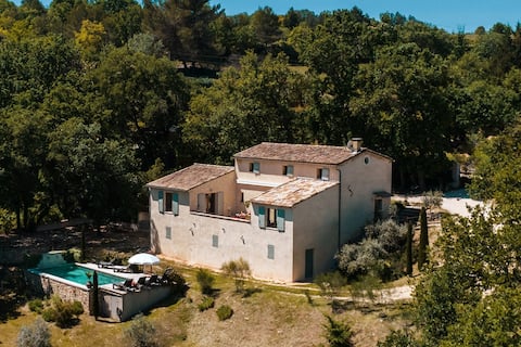 Country house with heated swimming pool Luberon