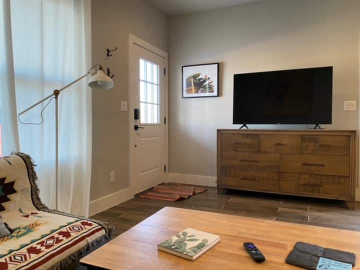 Cozy Condo With Night Vibes - Fredericksburg, TX