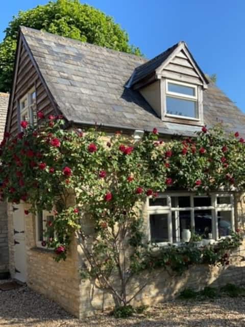 Newly renovated Cotswold stone coach house