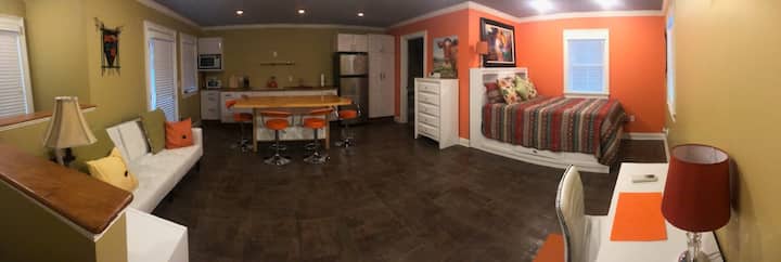Charming Carriage House In The Heart Of Savannah - Savannah