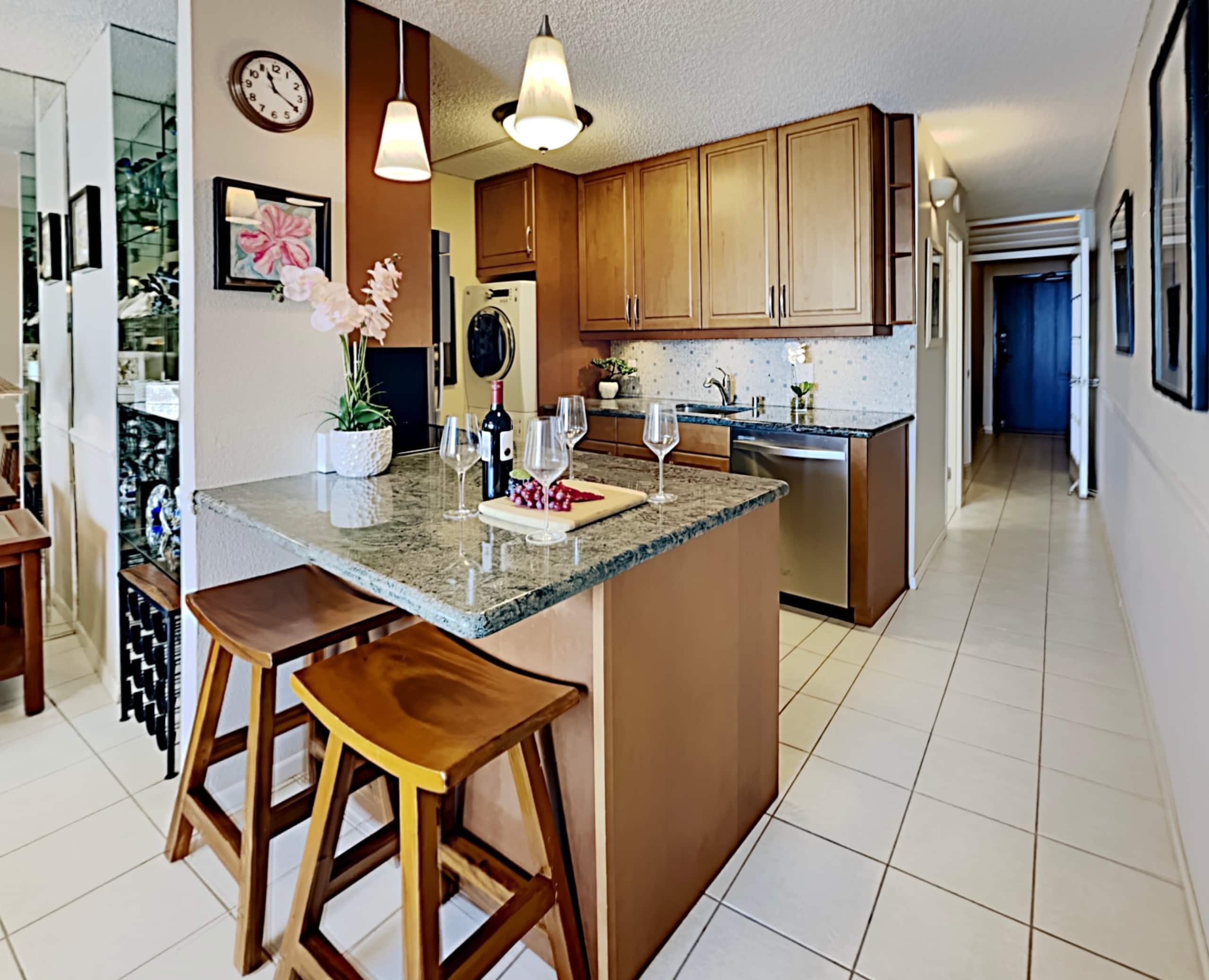 Condo in Wailuku · ★4.9 · 1 bedroom · 2 beds · 1 bath - Image 6