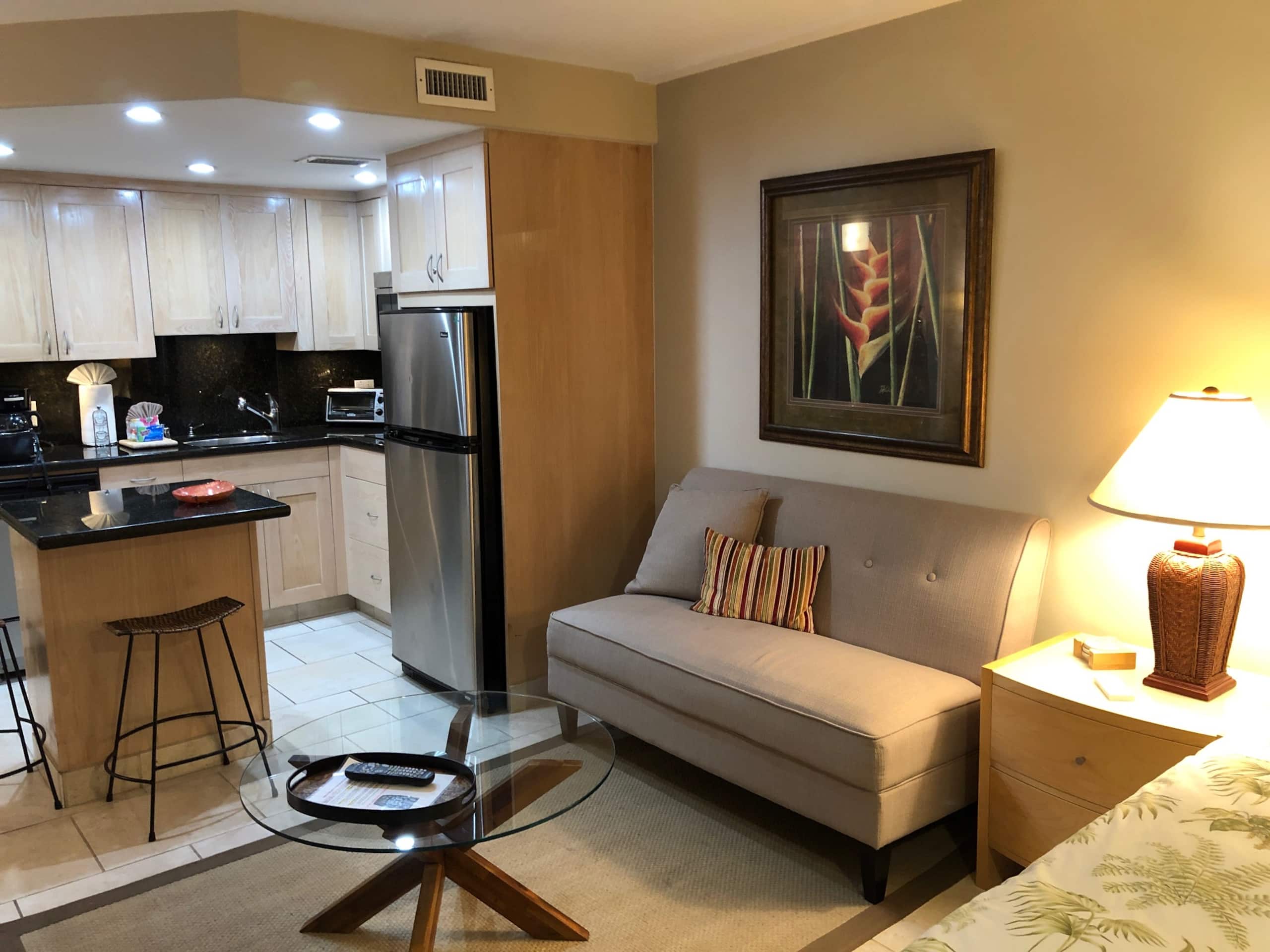 Condo in Lahaina · ★4.81 · Studio · 1 bed · 1 bath - Image 4