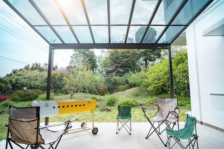 広い庭で屋根付きbbq 伊豆高原が一望できる一軒家 Houses For Rent In Ito Japan Shizuoka Japan