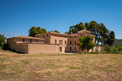 Masía La Sal. Manor Floor