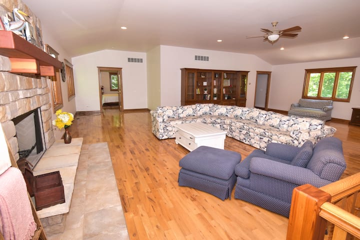 Veliki dnevni boravak na katu