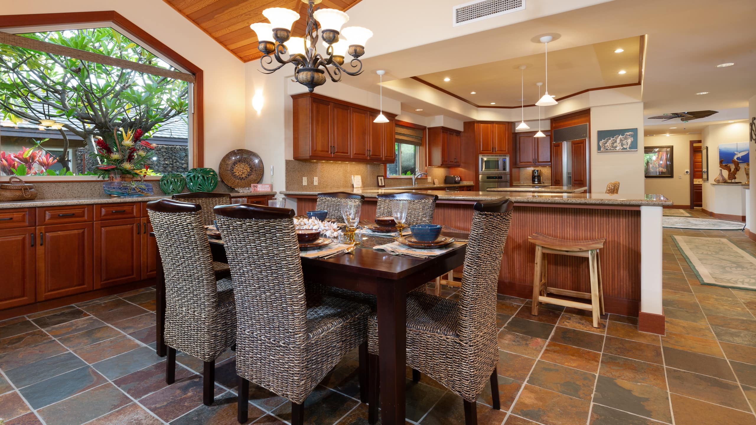 Home in Waimea · ★4.95 · 3 bedrooms · 5 beds · 3.5 baths - Image 12