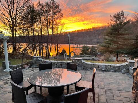 Waterfront Family Retreat on Candlewood Lake
