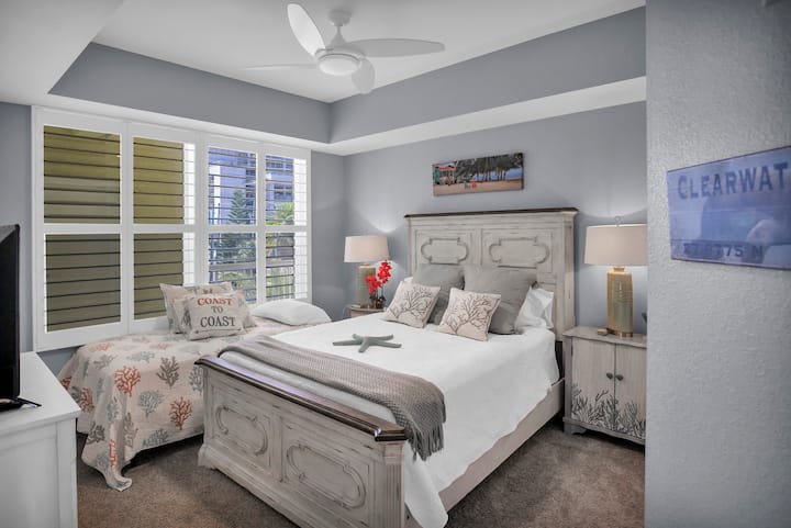"Very tidy and lovely apartment equipped with everything you need. Jack and shelly are great hosts and there when you need them. The bed is comfortable, bathroom and terrace are excellent. "