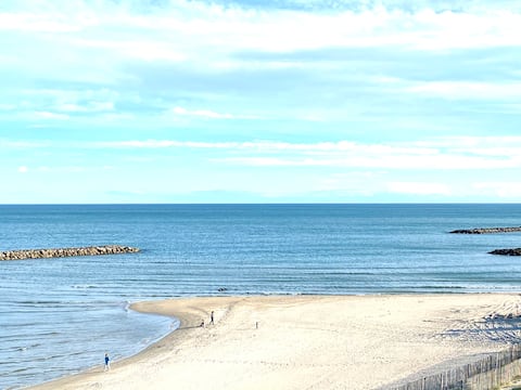 Top Airbnb: 2-bedroom sea view, first row, terrace, garage, air conditioning à Palavas Les Flots