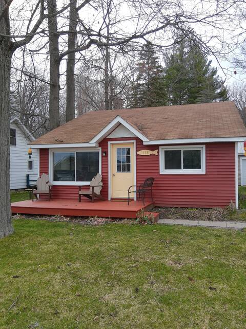 4 br, View of Lake Tawas, sleeps 9, King Bed