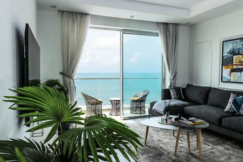 Beachfront apartment. Best view in Lagos!
