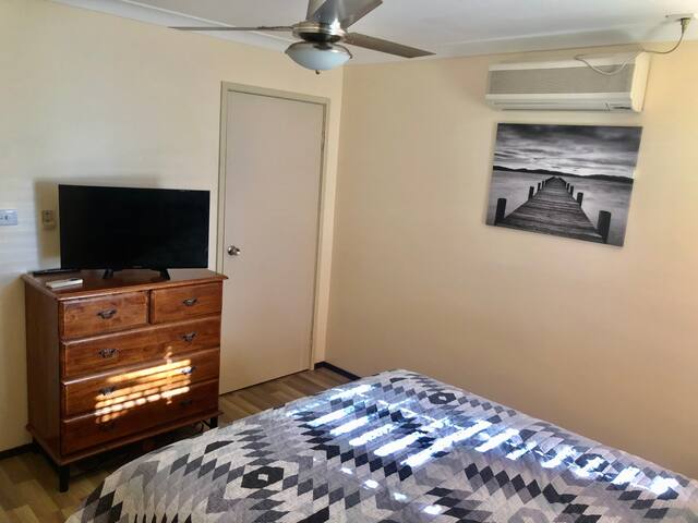 Reef to Range 3 Queen Rooms