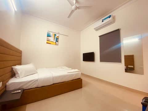 Spacious room | Comfort stay @ Marathahalli ORR