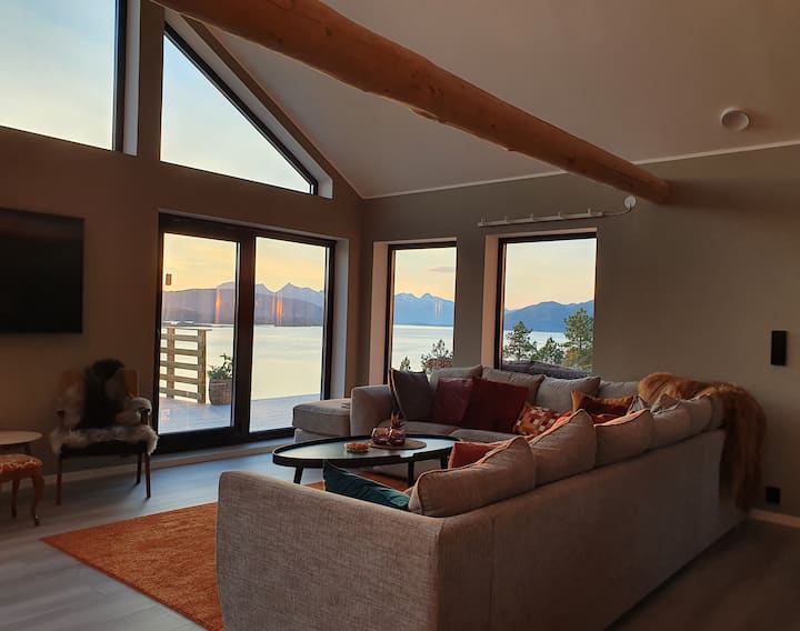 Utsikten  De Syv Søstre- Stokkasjøen - Norwegen