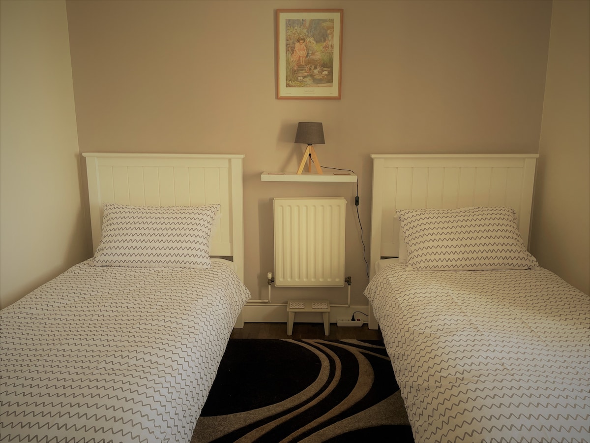 Bedroom 3 - accessed through Bedroom 2