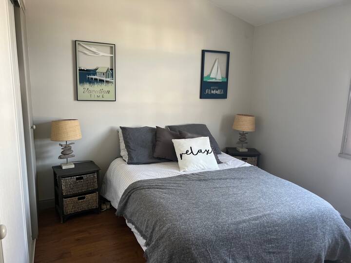 Chumba cha kulala cha kwanza cha nyumba kuu