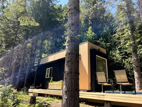 Luxury TinyHouse Get-Away With Hot Tub
