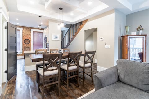 209 King Beds, River View,  Deck, Parking