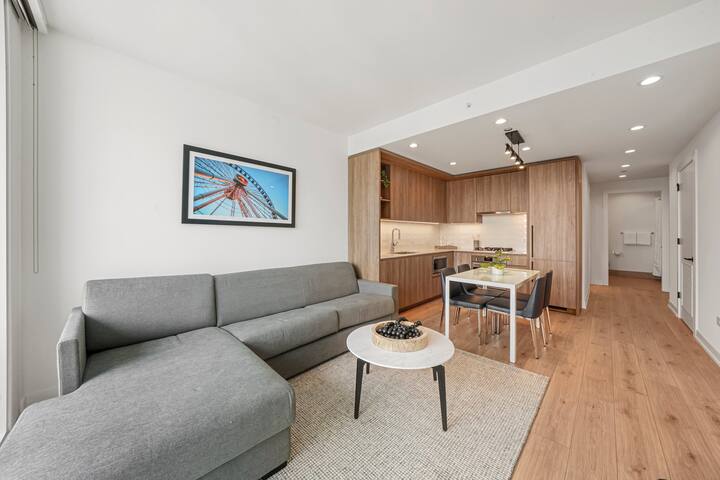 Level- Stunning Junior Two Bedroom Suite gallery image 3