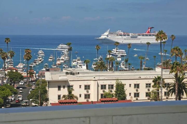 “uh-maze-ING!” Walk to Beach, Restaurants, View gallery image 3