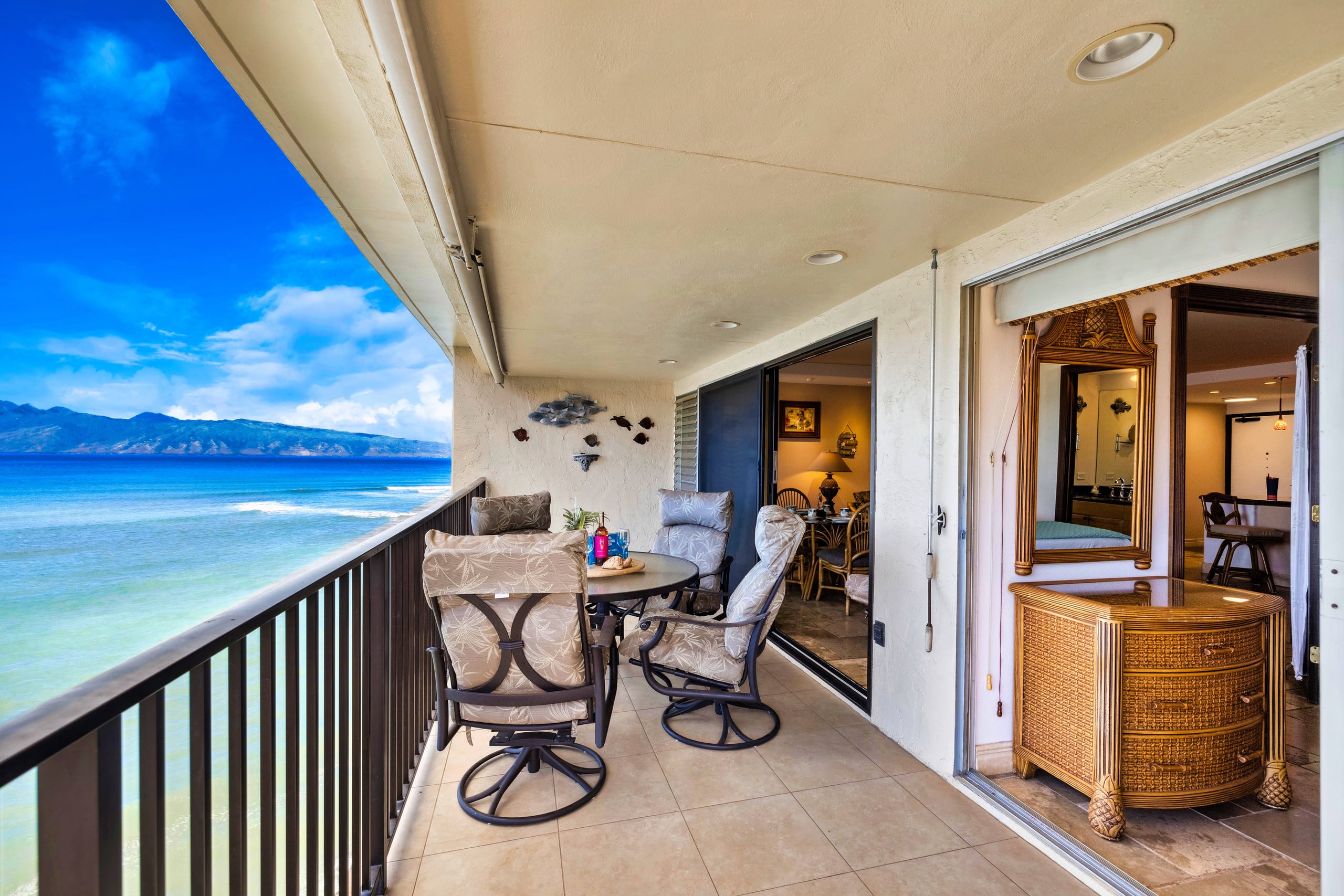 Condo in Lahaina · ★4.93 · 2 bedrooms · 3 beds · 2 baths - Image 25