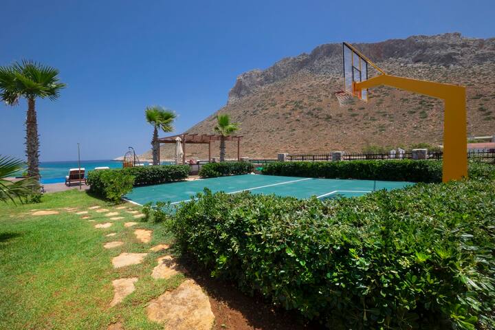 Beach front*Walk to Restaurant*Hydromassage*Basket gallery image 2