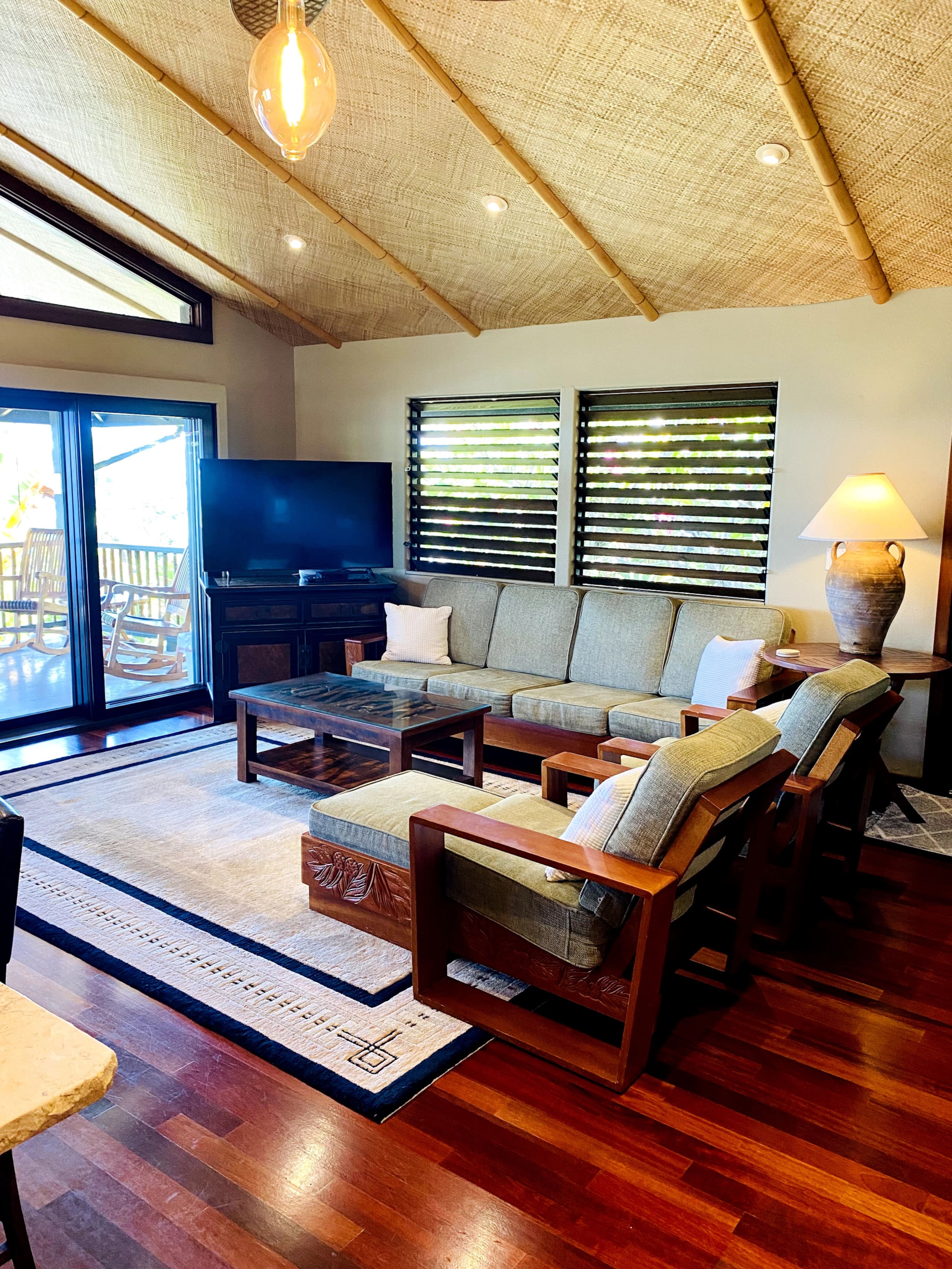 Home in Kailua-Kona · ★4.96 · 6 bedrooms · 10 beds · 5 baths - Image 3