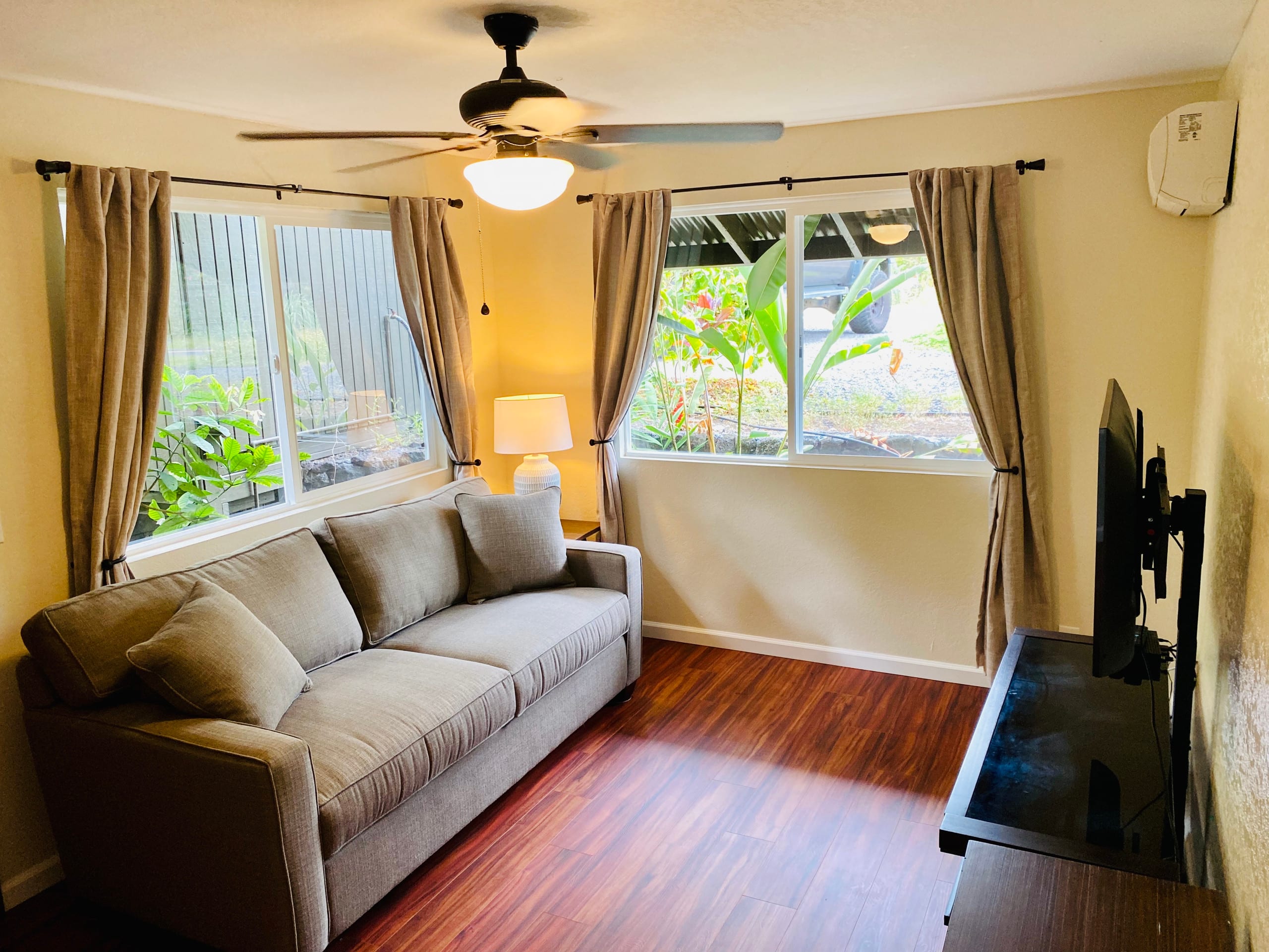 Home in Kailua-Kona · ★4.96 · 6 bedrooms · 10 beds · 5 baths - Image 29
