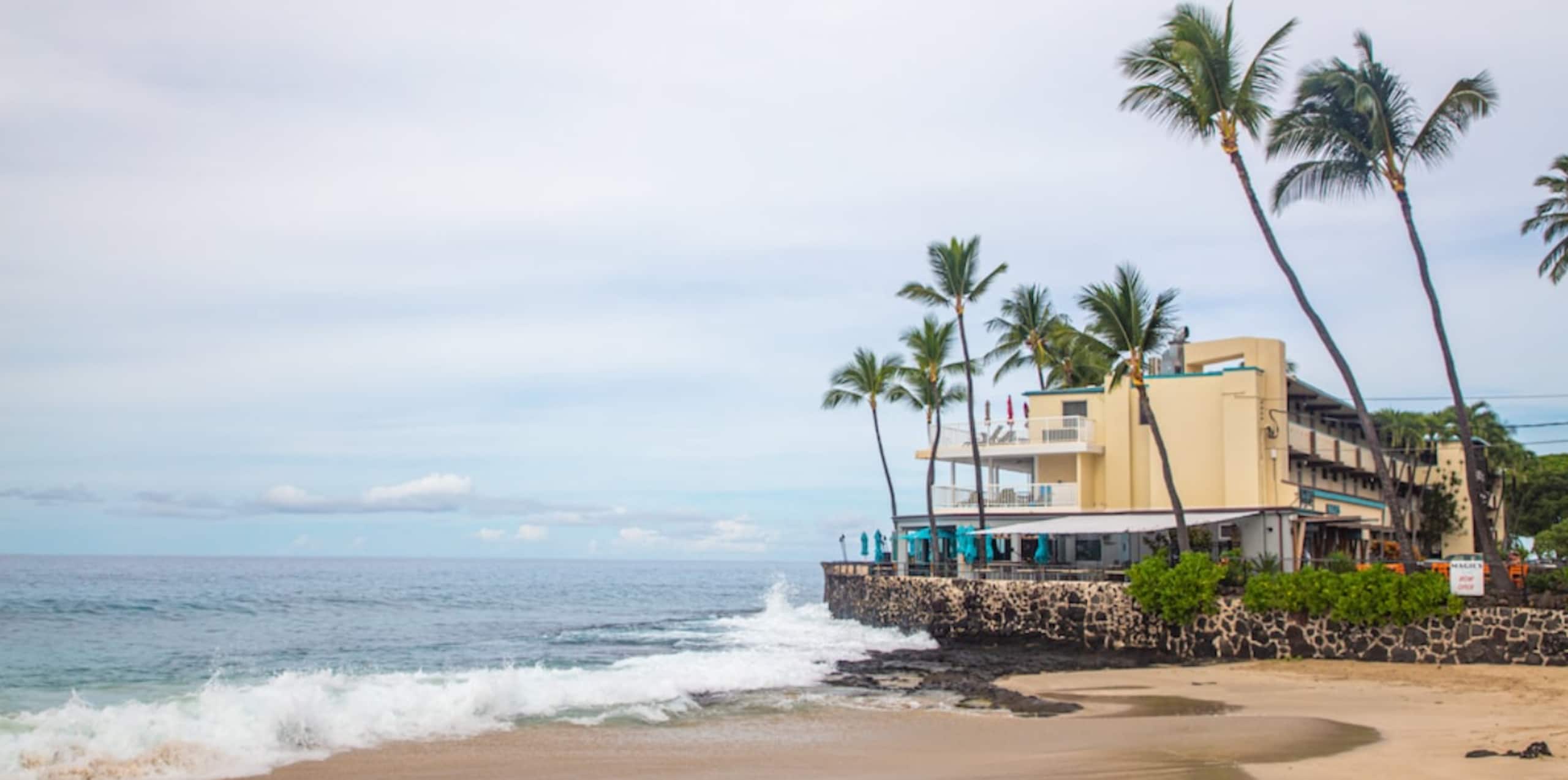 Home in Kailua-Kona · ★4.96 · 6 bedrooms · 10 beds · 5 baths - Image 37