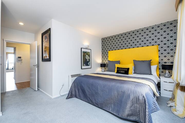 Spacious 2 Bed in Cromwell Road/Gloucester Road gallery image 5