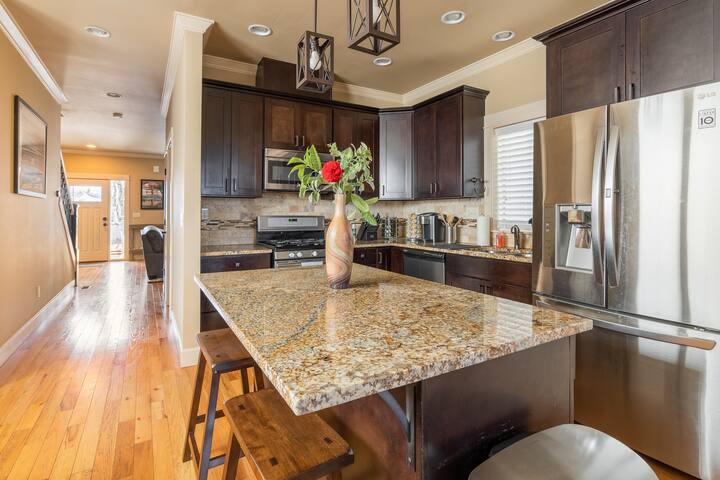 2BR/2BA • Garfield Retreat • Modern Build • Walkab gallery image 3